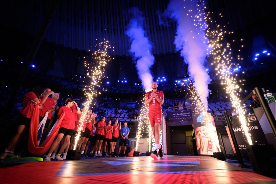 Bartosz Kurek nie pojawił się na boisku w czasie półfinału ze Słowenią /CEV.lu /