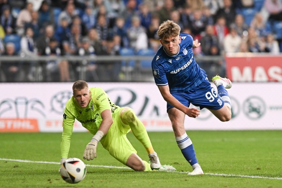BARTOSZ MROZEK A WOJCIECH MOKKKA Během zápasu 31. fotbalové fronty Lech Poznań s Puszcza Niepołomice /Jakub Kaczmarczyk /PAP /PAP