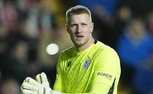 Bartosz Mrozek trafił do szpitala. Niecodzienny powód kontuzji bramkarza