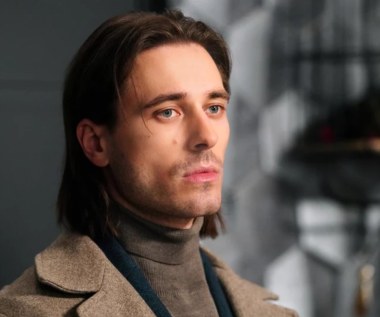 "Barwy szczęścia": Cezary planuje zemstę! Czy oszusta spotka sprawiedliwość?