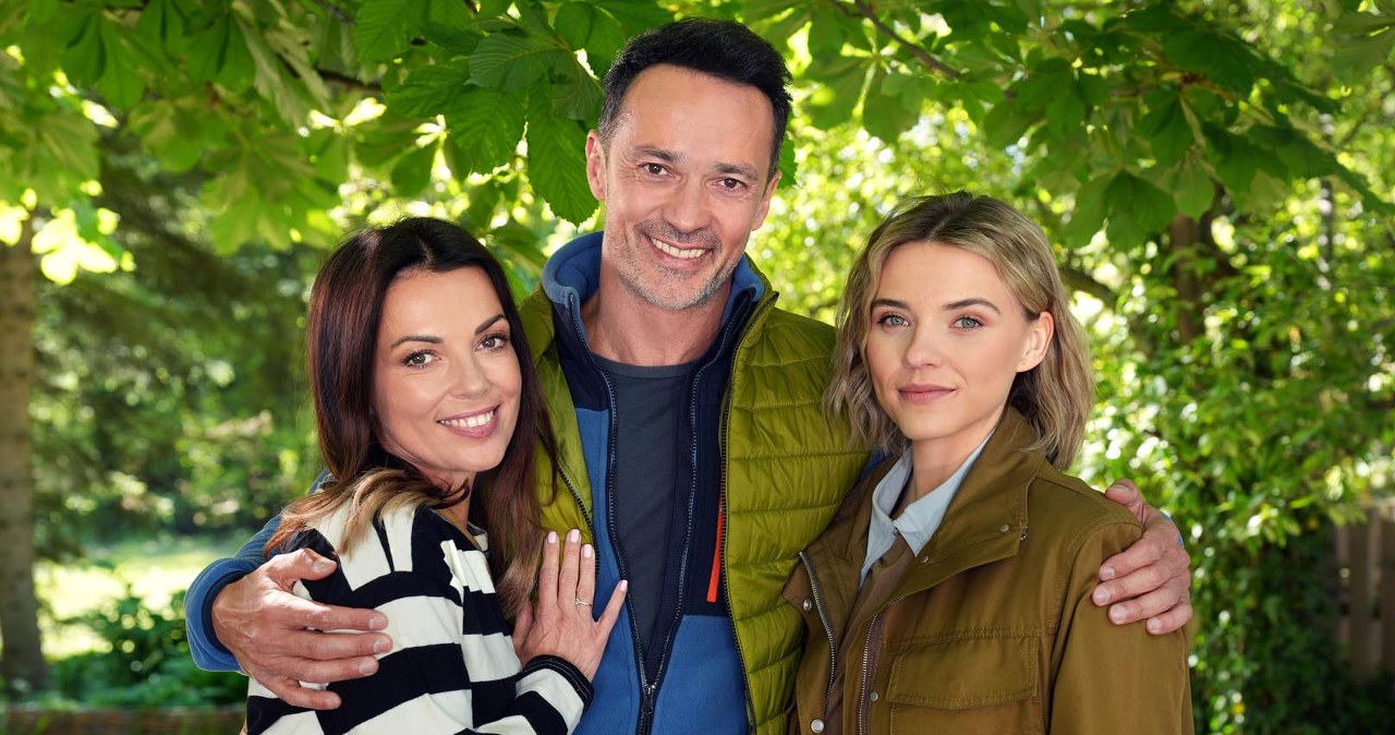 "Barwy szczęścia": Kasia (Katarzyna Glinka), Mariusz (Rafał Cieszyński) i Janka (Oliwia Drożdżyk) /Źródło: AIM