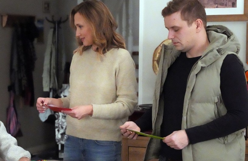 "Barwy szczęścia”: Niebezpieczna tajemnica ojca i syna. Znów okłamie Asię!