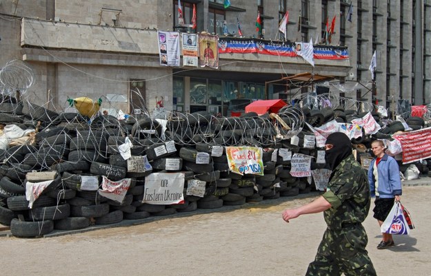 Barykady separatystów w Doniecku /PHOTOMIG /PAP/EPA