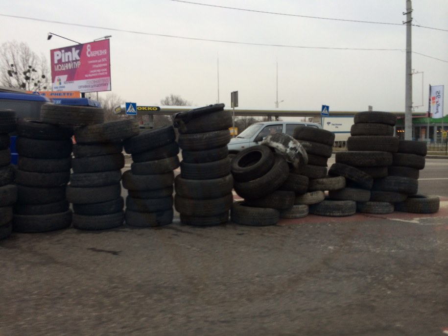 Barykady z opon na głównej ulicy Lwowa /Krzysztof Kot /RMF FM