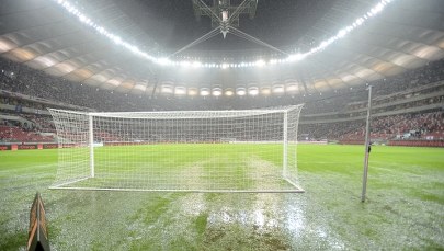 Basen zamiast murawy. Mecz z Anglią odwołany