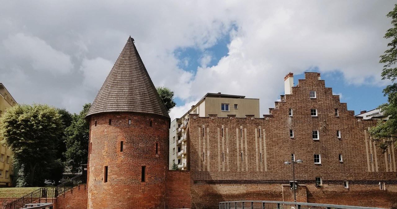 Baszta Czarownic jest obecnie ozdobą odnowionych bulwarów nad Słupią /Karolina Iwaniuk  /archiwum prywatne