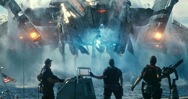 "Battleship" to wyśmienity pastisz filmów o najeźdźcach z kosmosu. /materiały dystrybutora