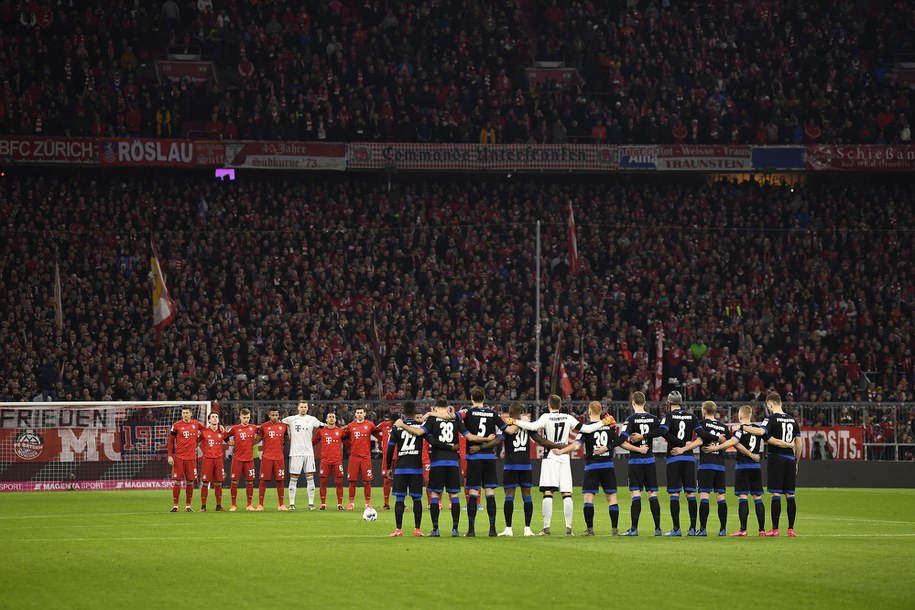 Bayern wygrał wczorajsze spotkanie 3:2 /LUKAS BARTH-TUTTAS /PAP/EPA