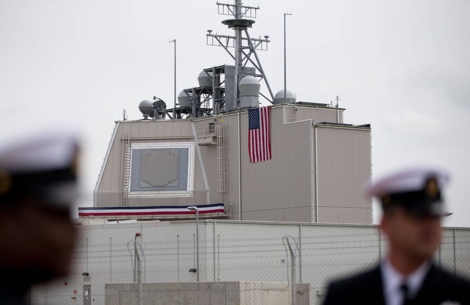 Baza Aegis Ashore w Rumunii (zdjęcie z otwarcia bazy 12 maja 2016 r.) /Kay Nietfeld  /PAP/DPA