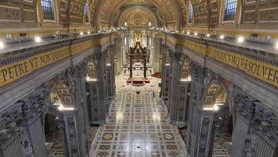 Bazylika bez wiernych. Papież odprawił Mszę Wieczerzy Pańskiej