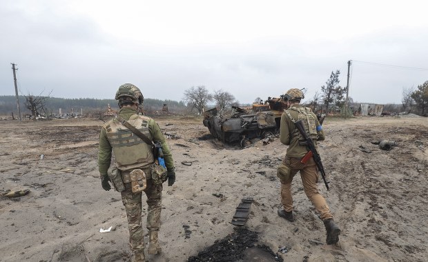 BBC: Dramat pod Kijowem. 200 metrów drogi i 13 ciał