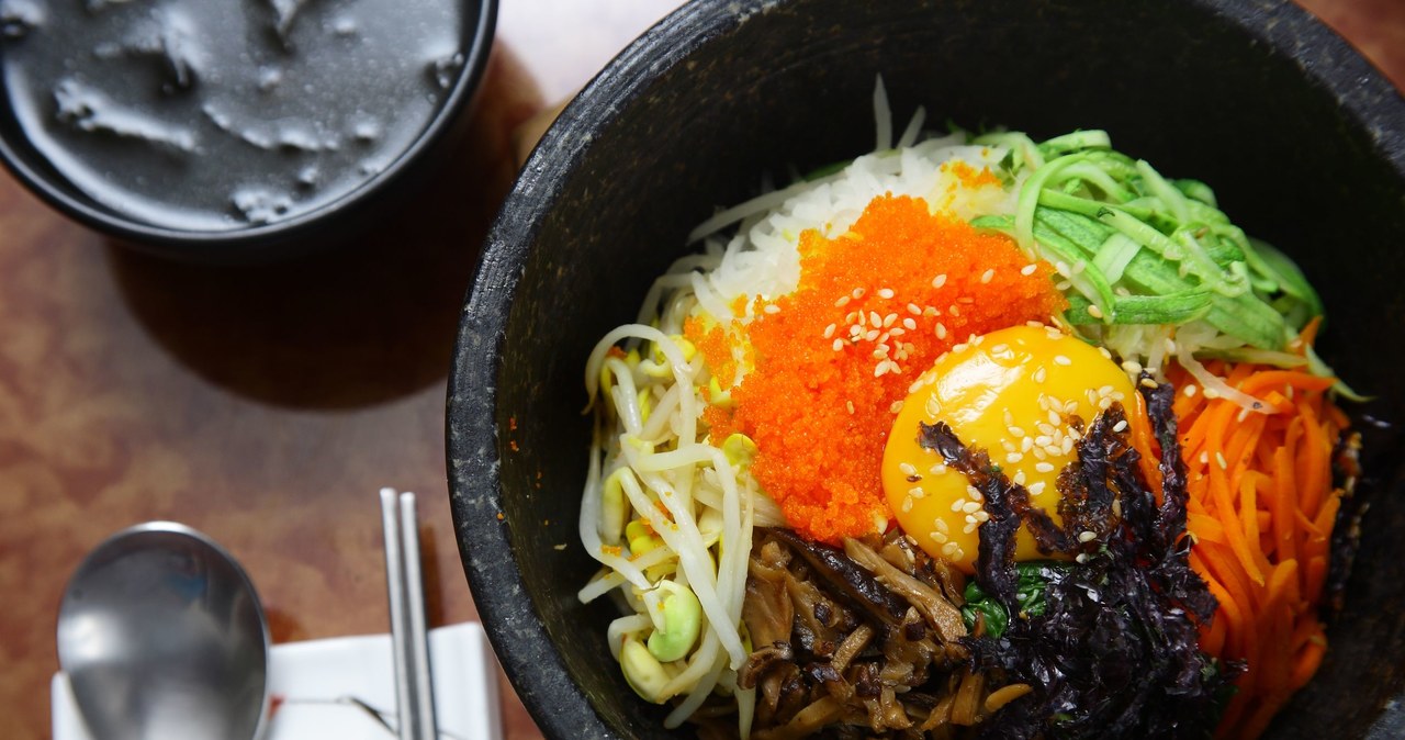 Bbibimbap to popularne na całym świecie danie /123RF/PICSEL