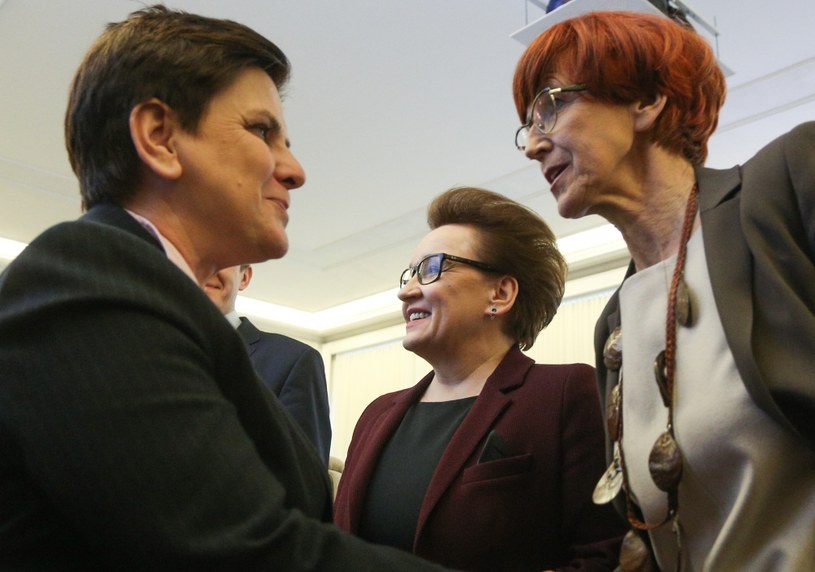Beata Szydło, Anna Zalewska i Elżbieta Rafalska /Michał Dyjuk /Agencja FORUM