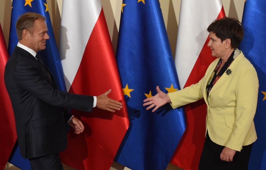 Beata Szydło i Donald Tusk /Radek Pietruszka /PAP