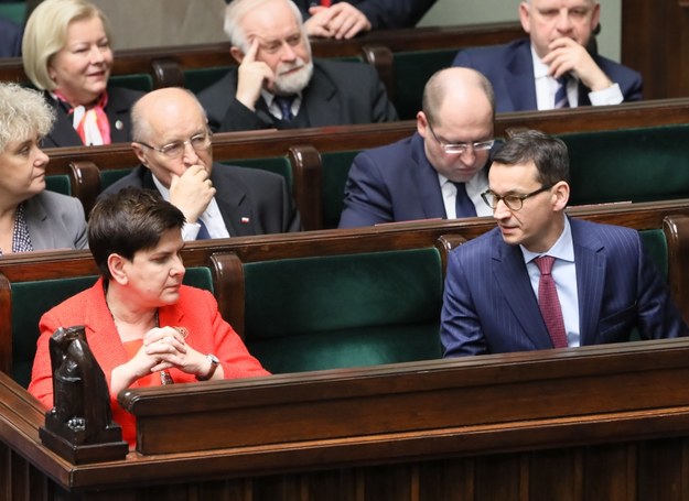 Beata Szydło i Mateusz Morawiecki w rządowych ławach /Paweł Supernak /PAP