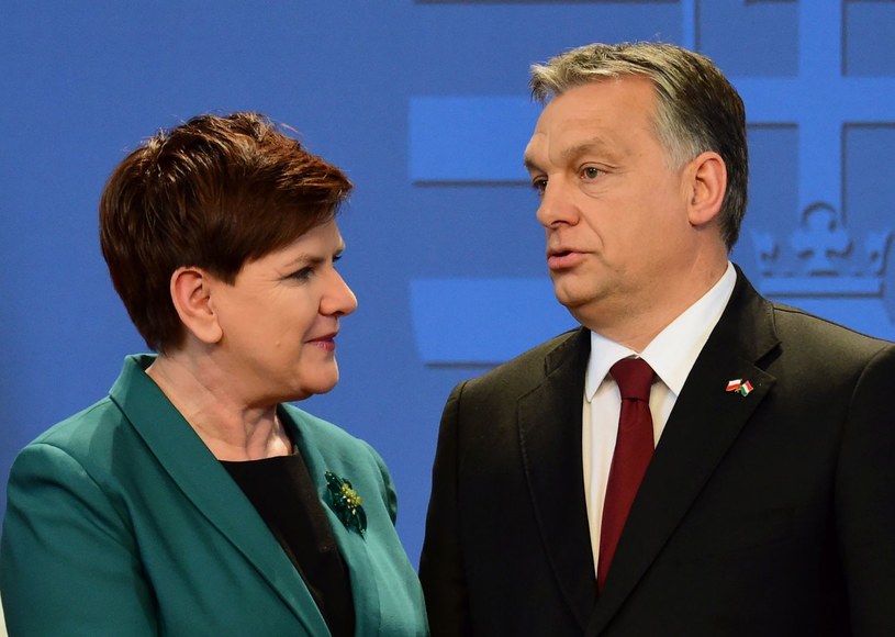 Beata Szydło i Viktor Orban /AFP