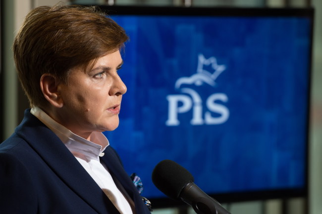 Beata Szydło: "To był skok na kasę" /Maciej Kulczyński /PAP