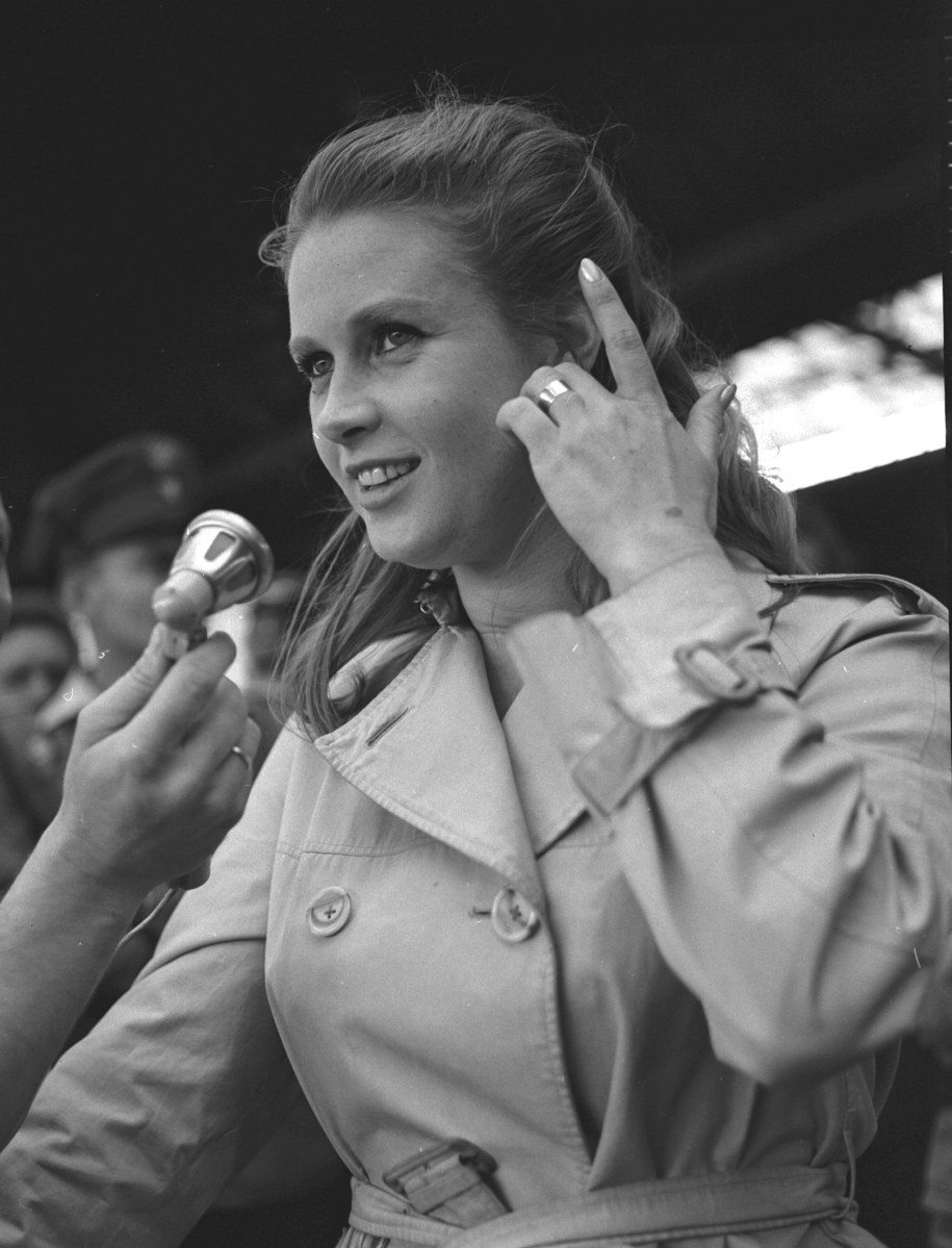 Beata Tyszkiewicz na planie "Stawki większej niż życie" /Eugeniusz Wołoszczuk /PAP