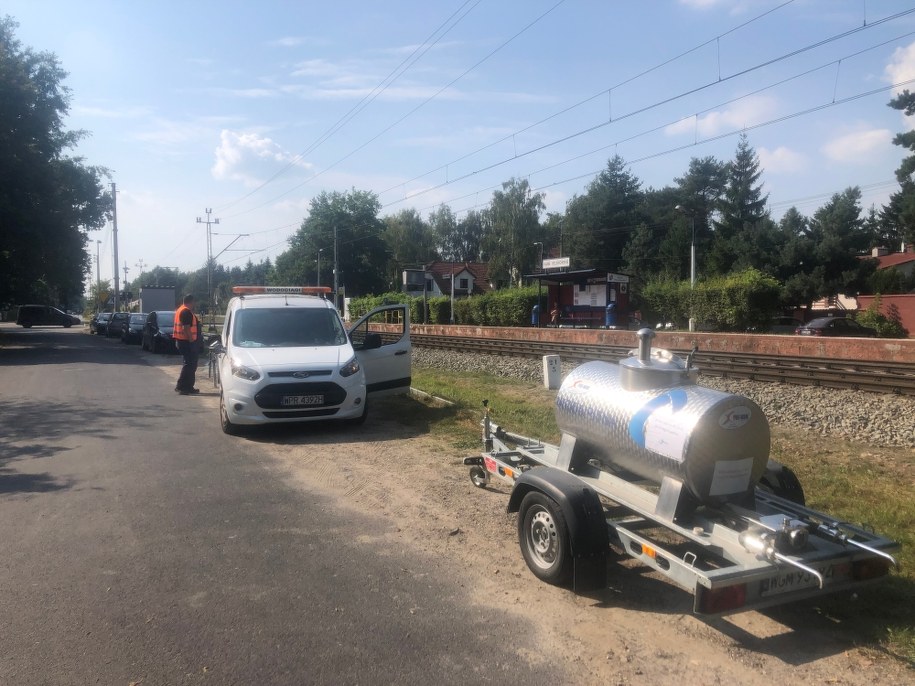 Beczkowóz w miejscowości Kanie w gminie Brwinów pod Warszawą /Michał Dobrołowicz /RMF FM