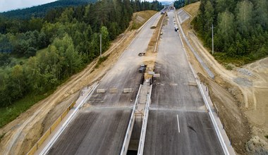 Będą cięcia w inwestycjach? Branża drogownictwa obawia się skutków wstrzymania pieniędzy z UE