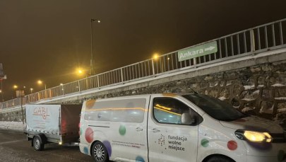 Będą gotować ciepłe posiłki dla potrzebujących w Turcji. Wolontariusze są już na miejscu