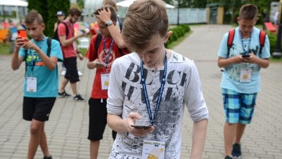 Będą karać mandatem nieuważnych graczy w Pokemon Go