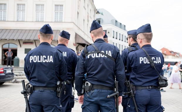 Będą nowe oznaczenia dla policjantów. Umożliwią identyfikację funkcjonariuszy