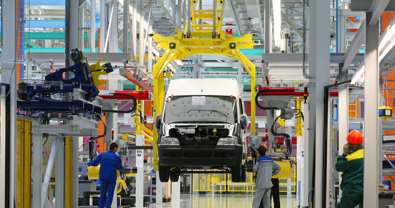 Będą rosnąć produkcja i zatrudnienie w polskiej motoryzacji /123RF/PICSEL