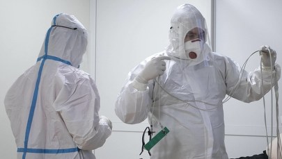 Będą specjalne dodatki dla lekarzy walczących z koronawirusem