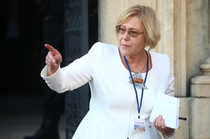 Będzie dymisja kurator oświaty? Nazwała szczepionki eksperymentem