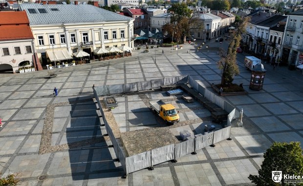 Będzie mniej bruku, więcej zieleni. Ruszyła przebudowa kieleckiego Rynku