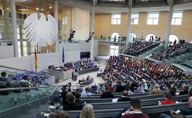 Będzie mniej posłów w Bundestagu. Niemiecka opozycja protestuje