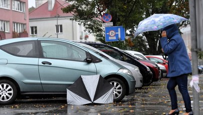 Będzie mocno wiało i padało. IMGW wydał ostrzeżenia 