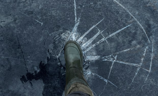 Będzie mroźnie. Strażacy ostrzegają przed pierwszym lodem