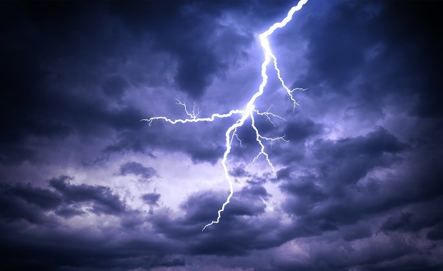 Będzie niebezpiecznie. IMGW wydał ostrzeżenia drugiego i trzeciego stopnia przed burzami