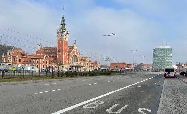 Będzie przejście naziemne przy dawnej Krewetce. Albo... na wysokości dworca głównego