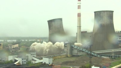 Będzin: Spektakularna detonacja chłodni elektrowni [WIDEO]