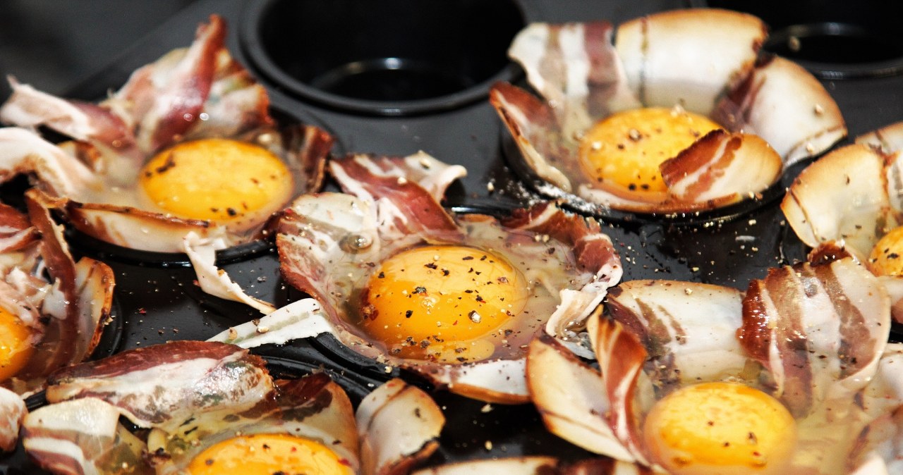 Бекон - чи не найпопулярніший додаток до яєчні, але навіть його можна подати оригінально /pixabay.com