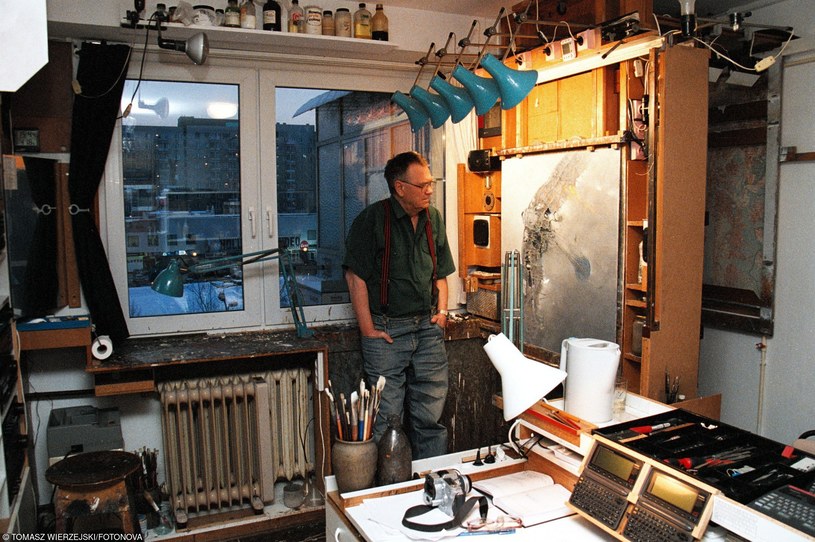Beksiński znany był głónie jako malarz. Mało kto wie, że projektował autobusy /Tomasz Wierzejski/Fotonova /Informacja prasowa