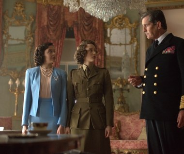 Bel Powley, Sarah Gadon i Rupert Everett w filmie "Randka z królową"