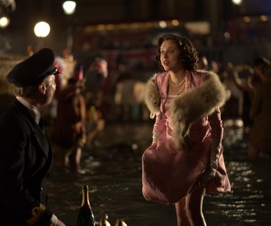 Bel Powley w filmie "Randka z królową"