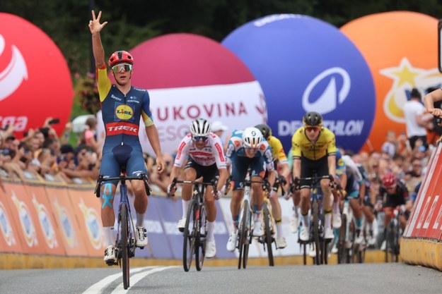 Belg Thibau Nys z ekipy Lidl-Trek wygrywa 6. etap 81. kolarskiego wyścigu Tour de Pologne. Bukowina Tatrzańska, 17.08.2024 r. /Grzegorz Momot /PAP