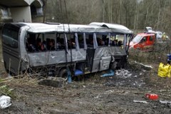 Belgia: Polski autokar spadł z wiaduktu