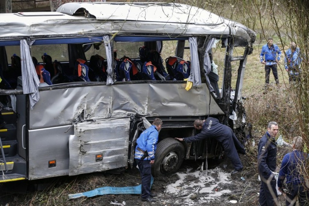 Автобус с детьми террористы. Страшные аварии с автобусами.
