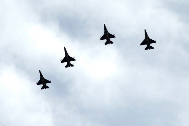 Belgia: Samoloty F-16 zostaną wysłane do Jordanii, by wspierać walkę z terroryzmem /MICHAEL REYNOLDS    /PAP/EPA