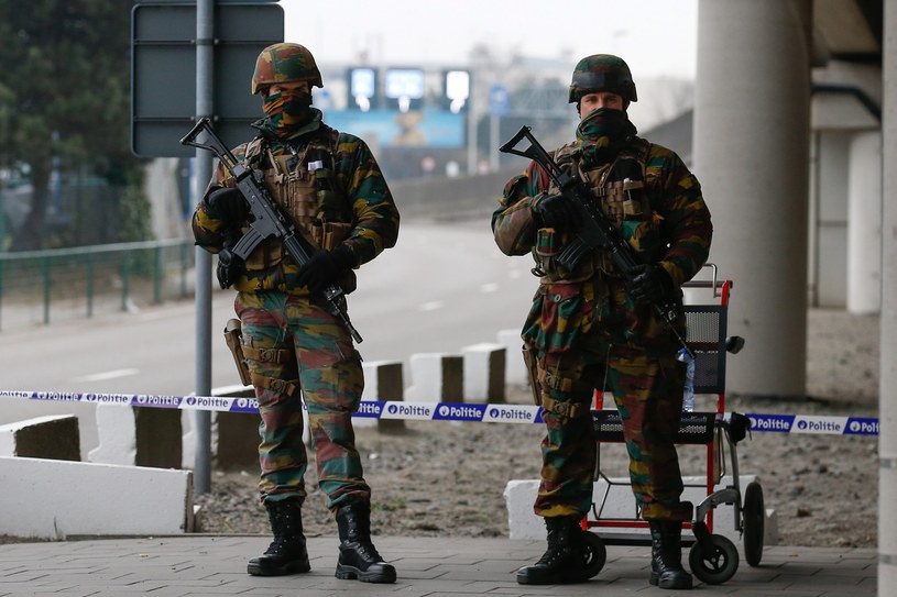 Belgijscy żołnierze na lotnisku Zaventem /PAP/EPA