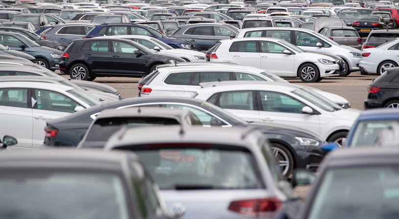 Belgowie coraz częściej decydują się na zakup auta używanego /Getty Images