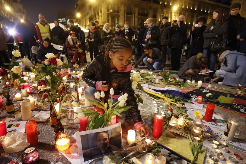 Belgowie opłakują ofiary zamachów terrorystycznych w Brukseli /PAP/EPA