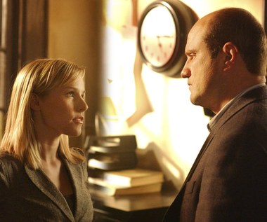 Bell przez trzy sezony (2004-2007) wcielała się w nastolatkę prowadzącą wspólnie z ojcem agencję detektywistyczną, czyli w główną bohaterkę kultowego dziś serialu dla młodzieży. Wyniki oglądalności nigdy w pełni nie odzwierciedlały miłości, jakim darzyło go niezbyt liczne, ale oddane grono fanów.