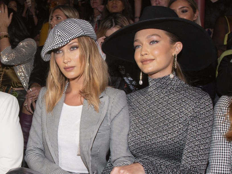 Bella Hadid w modnym berecie  w pepitkę /Invision/Invision/East News /East News